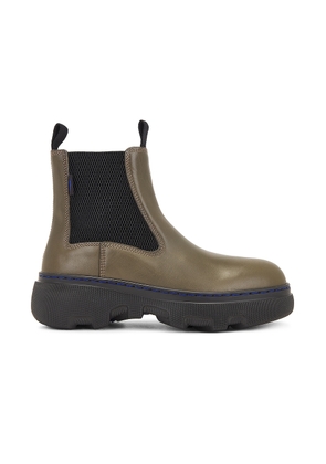 Burberry Chelsea Boot in Loch - Olive. Size 36 (also in 36.5, 37, 37.5, 38, 38.5, 39, 39.5, 40).