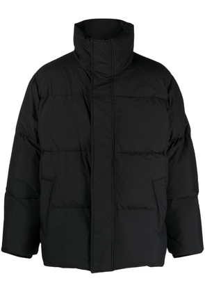 Etudes Polaris logo-patch padded jacket - Black