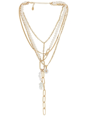 8 Other Reasons Pearl Lariat Necklace in Metallic Gold.