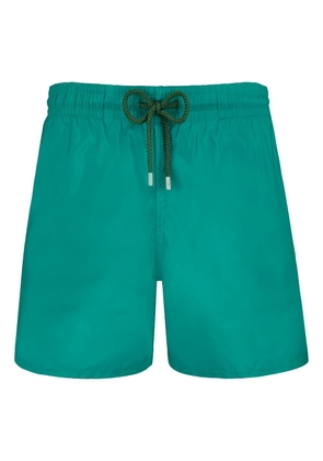 Vilebrequin logo-appliqué lightweight swim shorts - Green