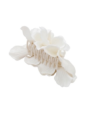Lele Sadoughi Magnolia Claw Clip in Ivory.