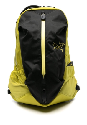 Arc'teryx Arro 16L colour-block backpack - Green