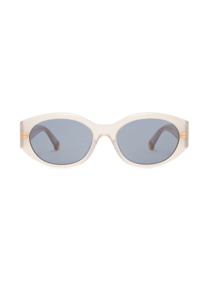 Stella McCartney Oval Sunglasses in Grey & Smoke - Grey. Size all.