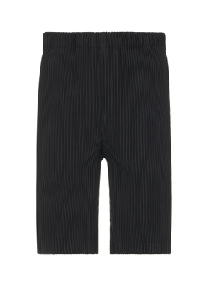 Homme Plisse Issey Miyake Pleated Shorts in Black - Black. Size 2 (also in 3).