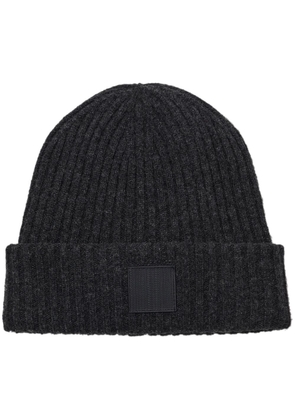 Marc Jacobs ribbed logo-patch beanie - Black