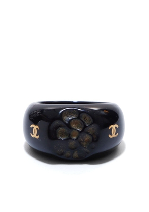 CHANEL Pre-Owned 20002 Camellia signet ring - Black