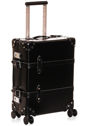 Globe-Trotter 4 Wheel Carry On Luggage 40x55x21cm in Black & Black Chrome - Black. Size all.