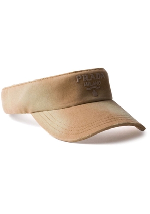 Prada logo embroidered visor hat - Neutrals