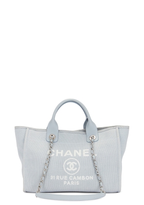 chanel Chanel Deauville MM Chain Tote Bag in Grey - Grey. Size all.