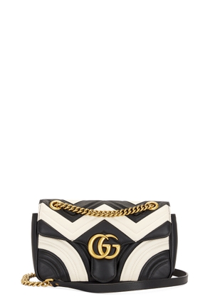 gucci Gucci GG Marmont Chain Shoulder Bag in Black & White - Black. Size all.