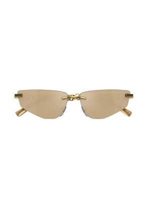 Dolce & Gabbana Oval Sunglasses in Gold - Metallic Gold. Size all.
