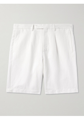 Boglioli - Straight-Leg Pleated Herringbone Cotton and Linen-Blend Shorts - Men - White - IT 46