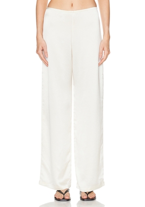 LESET Barb Wide Leg Pant in Creme - Cream. Size L (also in ).