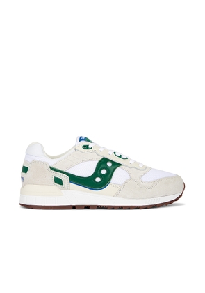 Saucony Shadow 5000 in White & Green - White. Size 10 (also in 11, 12, 9, 9.5).