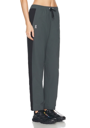 On Track Pant in Lead & Black - Charcoal. Size M (also in S).