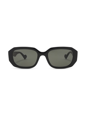 Gucci GG Generation Rectangular Sunglasses in Black - Black. Size all.