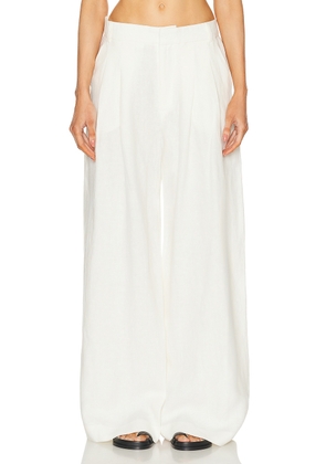 St. Agni Tailored Linen Pant in Ivory - Ivory. Size L (also in ).