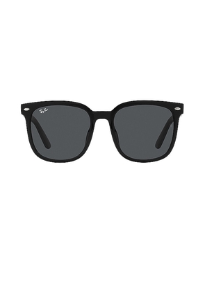 Ray-Ban Square in Black.