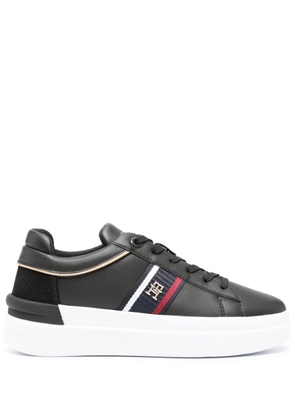 Tommy Hilfiger logo-plaque low-top sneakers - Black