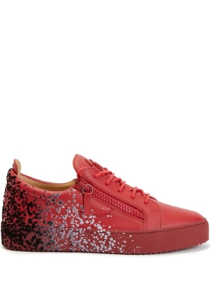 Giuseppe Zanotti paint-splatter low-top sneakers - Red