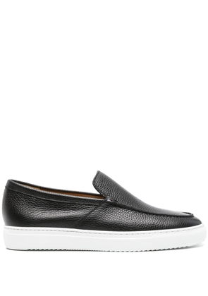 Doucal's slip-on leather loafers - Black