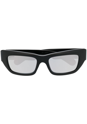 Gucci Eyewear logo-plaque biker-frame sunglasses - Black