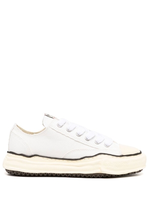 Maison MIHARA YASUHIRO low-top canvas sneakers - White