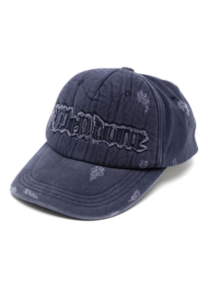 We11done logo-appliqué distressed baseball cap - Blue