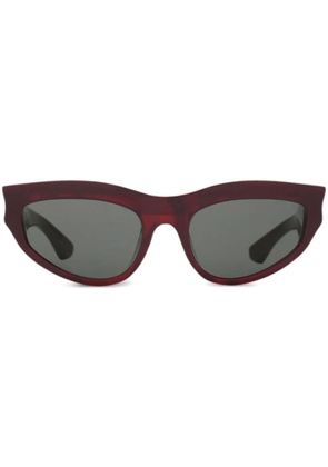 Burberry logo-plaque cat-eye sunglasses - Red