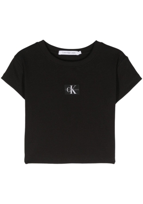 Calvin Klein logo-patch cropped T-shirt - Black