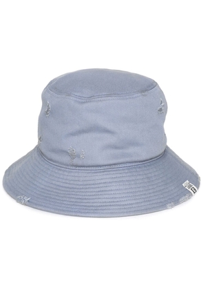 Maison MIHARA YASUHIRO distressed-effect cotton bucket hat - Blue