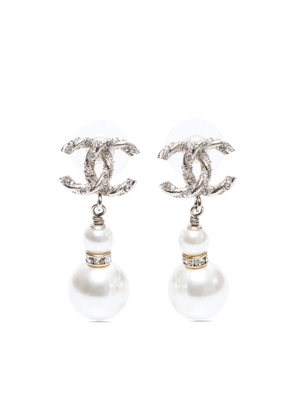 CHANEL Pre-Owned 2019 CC faux-pearl drop earrings - Gold