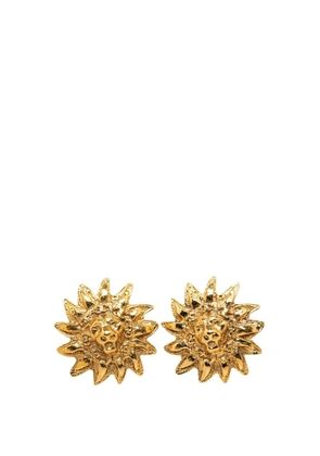 CHANEL Pre-Owned 1970-1980 Lion Motiff Clip On costume earrings - Gold