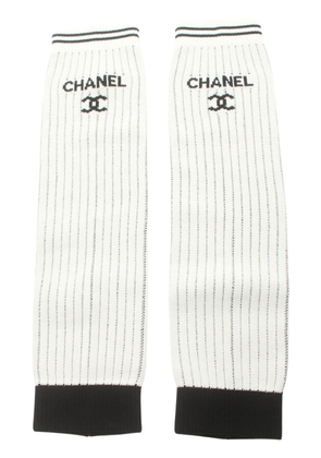 CHANEL Pre-Owned 1986-1988 CC logo-jacquard ribbed leg warmers - White