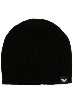 Emporio Armani logo-patch knitted beanie - Black