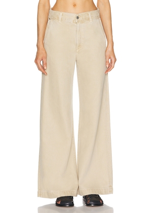 Citizens of Humanity Beverly Trouser in Taos Sand - Beige. Size 27 (also in 26, 28, 29, 30, 31, 32, 33, 34).