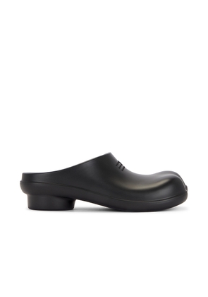 MM6 Maison Margiela Slippers in Black - Black. Size 41 (also in 43, 44).