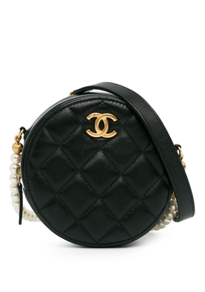 CHANEL Pre-Owned 2021 Quilted Calfskin About Pearls Round Clutch with Chain crossbody bag - Black