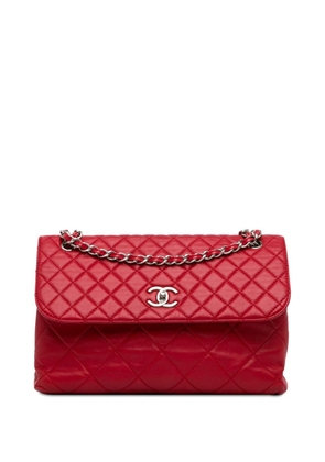 CHANEL Pre-Owned 2010-2011 Calfskin In The Business Flap shoulder bag - Red