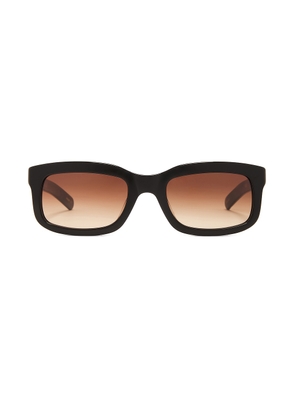 Flatlist Palmer Sunglasses in Solid Black & Brown Gradient - Black. Size all.