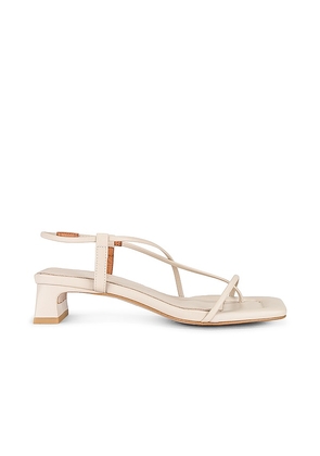 INTENTIONALLY BLANK Anca Sandal in Cream. Size 40.