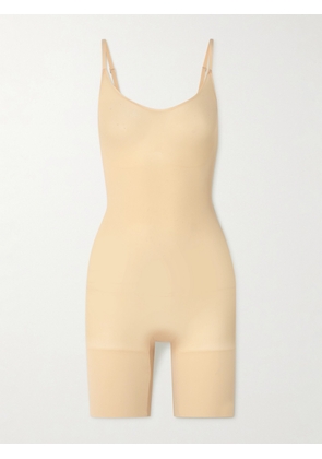 Skims - Seamless Sculpt Mid Thigh Bodysuit - Sand - Neutrals - XXS,XS,S,M,L,XL,2XL,3XL,4XL