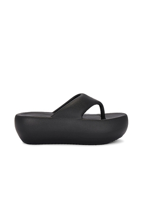 Jeffrey Campbell Chillaxin Sandal in Black. Size 9.