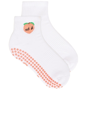 Souls. Peach Grip Socks in White. Size S/M.