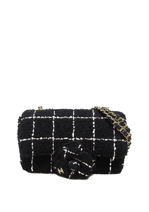CHANEL Pre-Owned 2023-2024 Mini Tweed Camellia Flap crossbody bag - Black