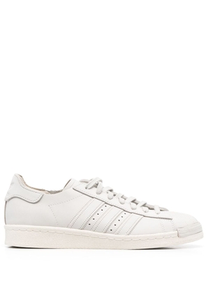 adidas round-toe leather sneakers - Neutrals