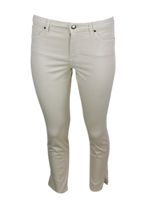 Armani Collezioni 5-Pocket Trousers In Soft Stretch Cotton Super Skinny Capri. Zip And Button Closure.
