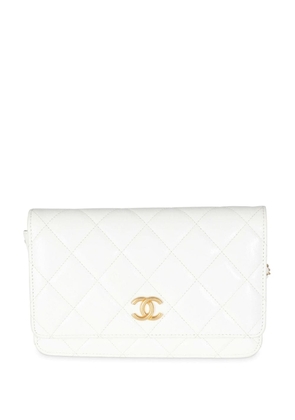 CHANEL Pre-Owned CC quilted shoulder bag - White