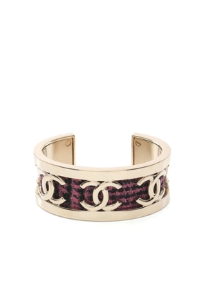 CHANEL Pre-Owned 1986-1988 CC tweed bangle - Gold