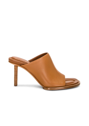 JACQUEMUS Les Mules Rond Carre in LIGHT BROWN - Brown. Size 38 (also in ).